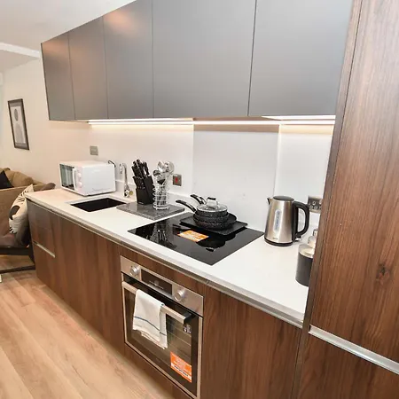Bright And Spacious 1 Bed In Лидс