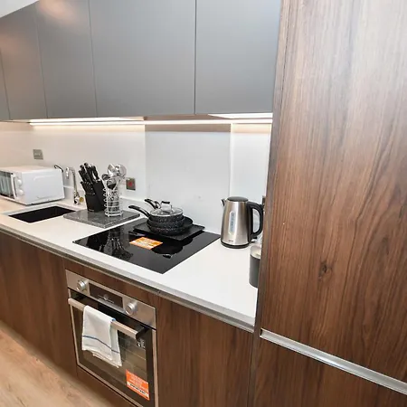 Bright And Spacious 1 Bed In Лидс