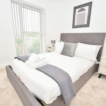 Апартаменты Bright And Spacious 1 Bed In Лидс